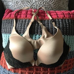 NWT VS crisscrossed back pushed up bra